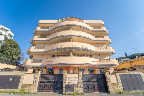 appartamento in vendita a Roma in zona Selva Candida