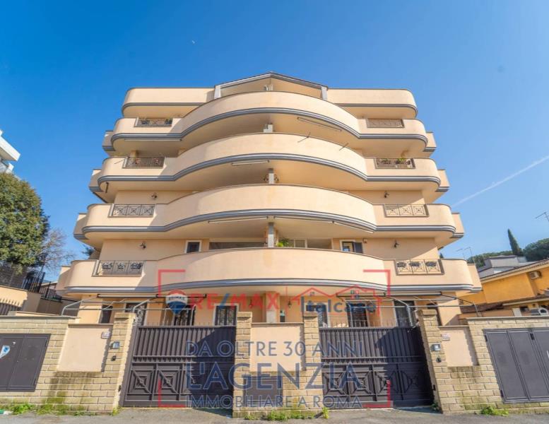 appartamento in vendita a Roma in zona Selva Candida