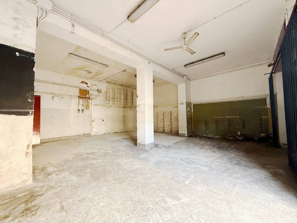 negozio in vendita a Roma in zona Prenestino-Centocelle