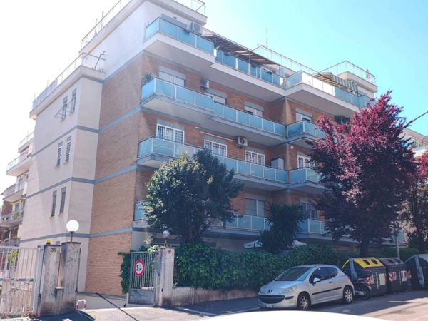 appartamento in vendita a Roma in zona Gianicolense