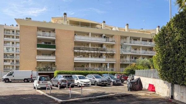 appartamento in vendita a Roma in zona Magliana Vecchia