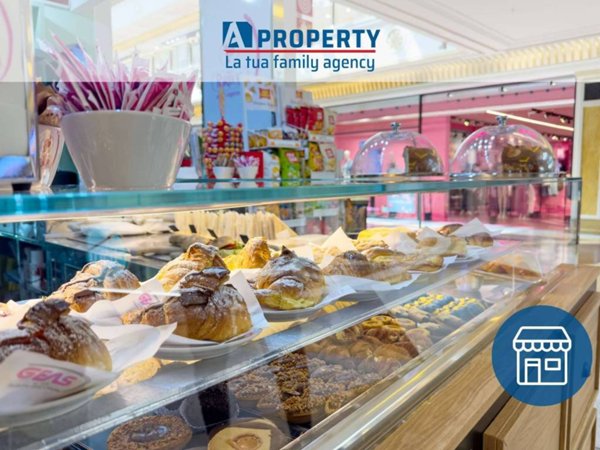 negozio in vendita a Roma in zona Torrino