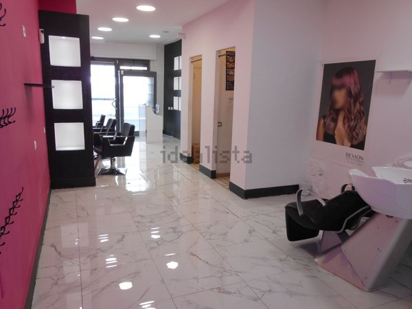 negozio in vendita a Roma in zona Don Bosco