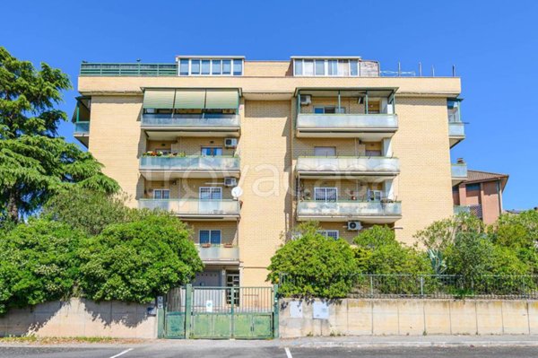 appartamento in vendita a Roma in zona Settecamini