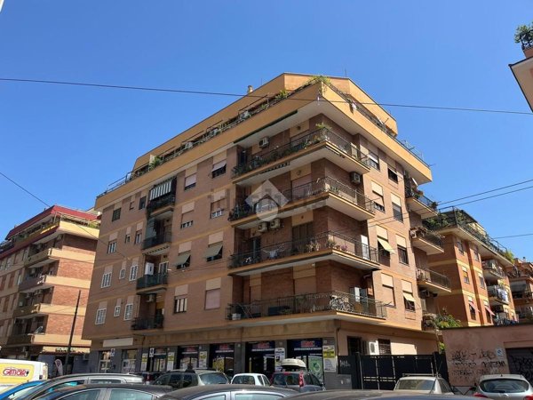 appartamento in vendita a Roma in zona Prenestino-Centocelle