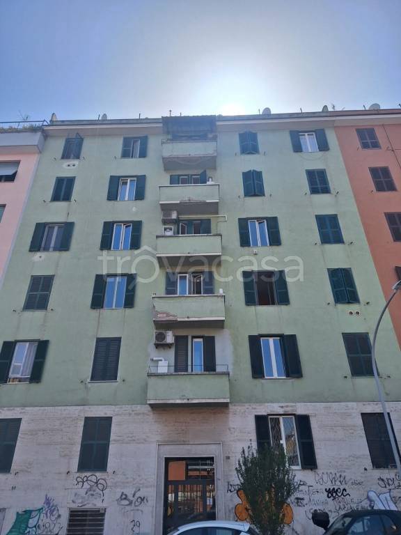 appartamento in vendita a Roma in zona Tuscolano