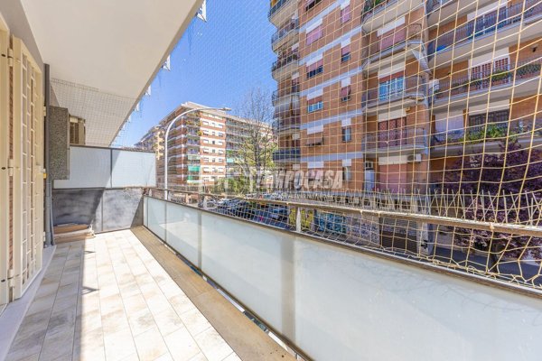 appartamento in vendita a Roma in zona Appio Claudio