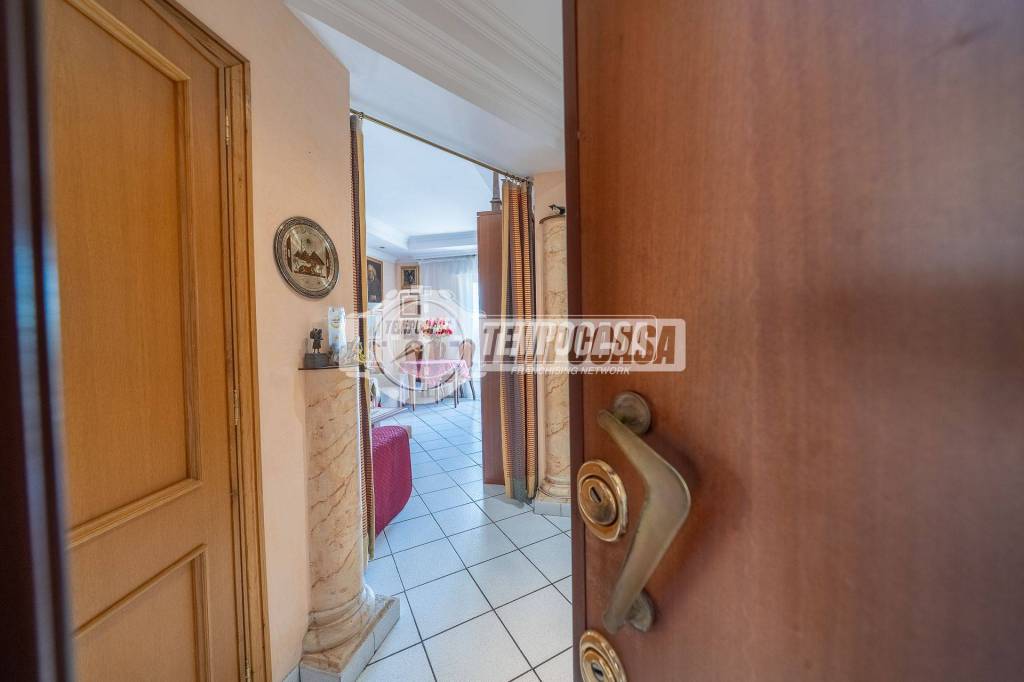 appartamento in vendita a Roma in zona Tuscolano