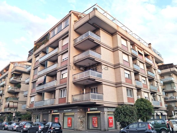 appartamento in vendita a Roma in zona Ostia