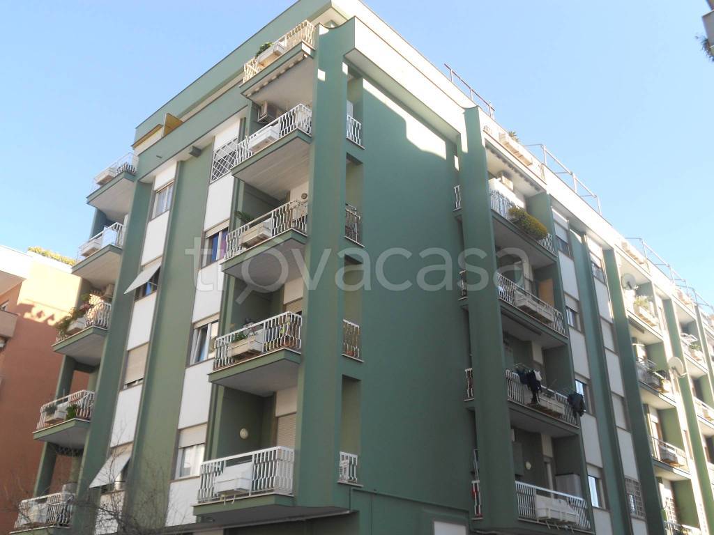 appartamento in vendita a Roma in zona Ostia