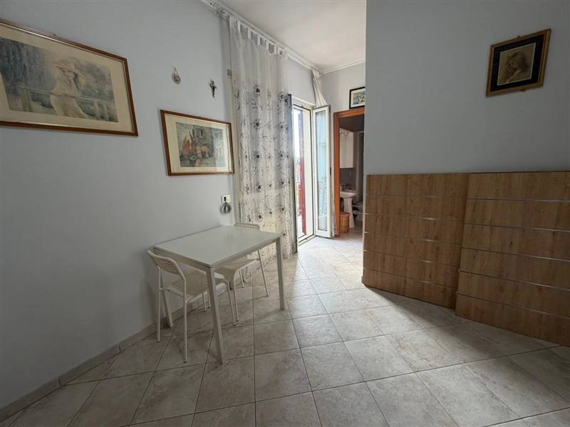 appartamento in vendita a Roma in zona Lago Regillo