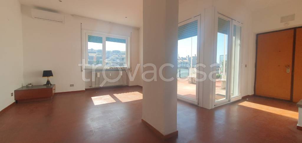 appartamento in vendita a Roma in zona Ardeatino