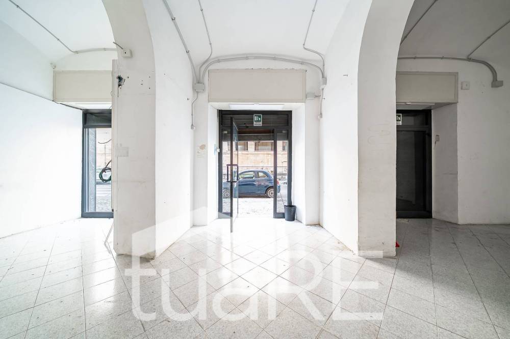negozio in vendita a Roma in zona Esquilino