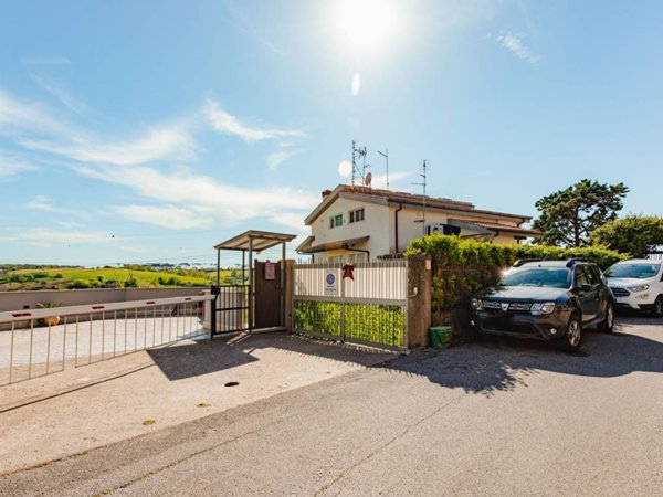 appartamento in vendita a Roma in zona Vitinia