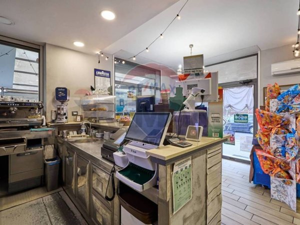 negozio in vendita a Roma in zona Ponte Mammolo