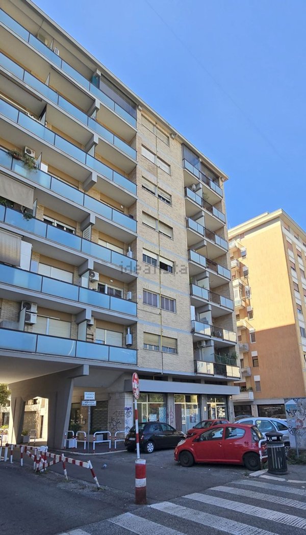 appartamento in vendita a Roma in zona Ostiense