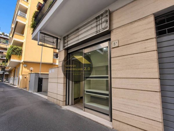 locale commerciale in vendita a Roma in zona Della Vittoria