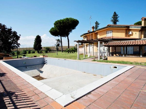 casa indipendente in vendita a Roma in zona Castel di Leva