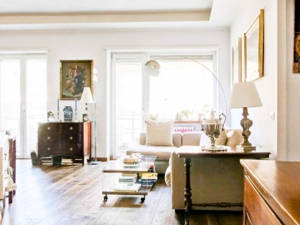 appartamento in vendita a Roma in zona Tomba di Nerone