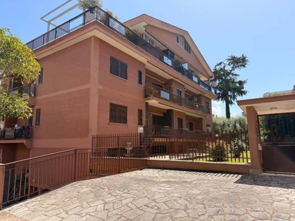 appartamento in vendita a Roma in zona Romanina