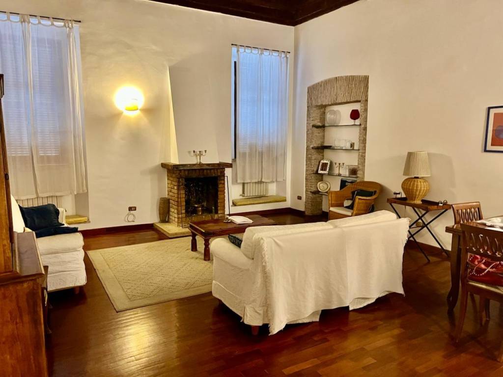 appartamento in vendita a Roma in zona Rione Borgo