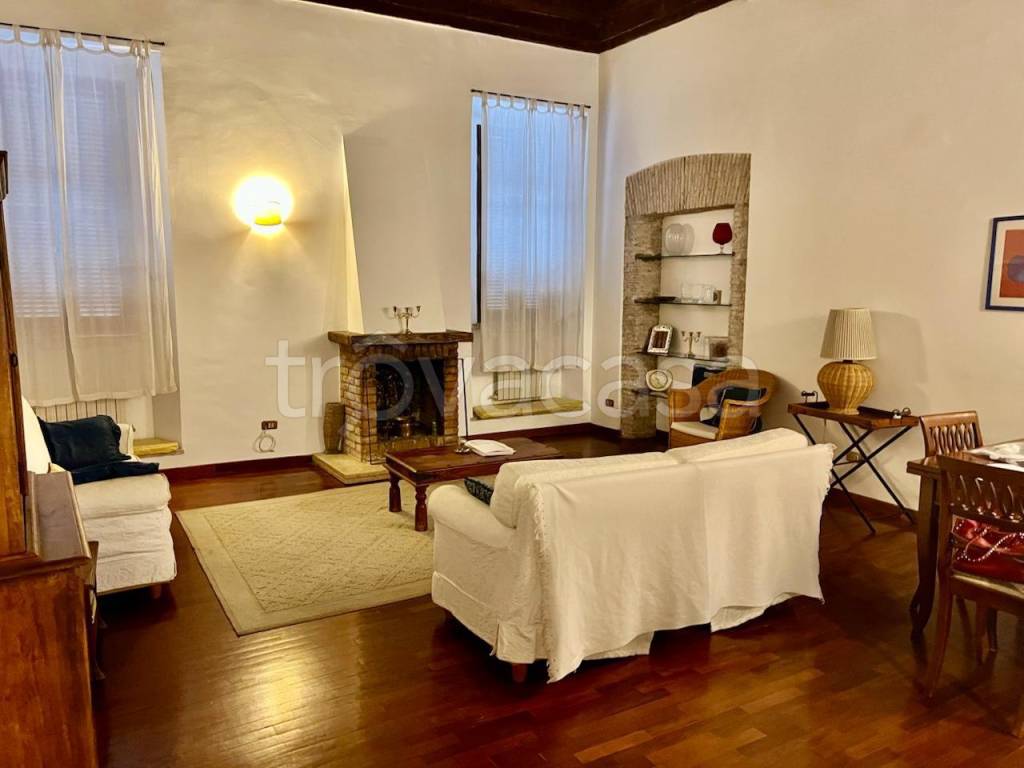 appartamento in vendita a Roma in zona Rione Borgo