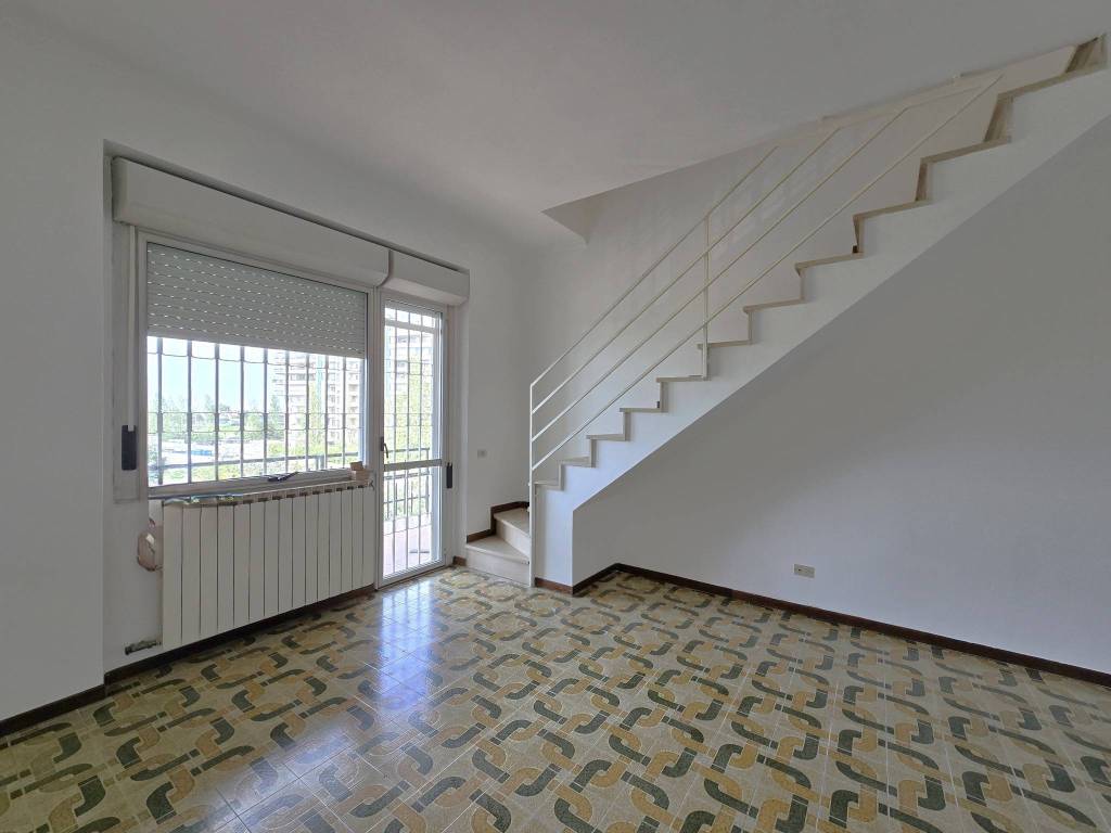 appartamento in vendita a Roma in zona Axa