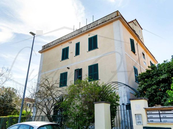 appartamento in vendita a Roma in zona Ardeatino