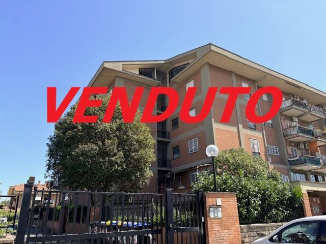 appartamento in vendita a Roma in zona Casal Morena