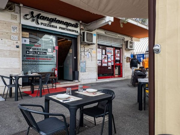 negozio in vendita a Roma in zona Ostiense