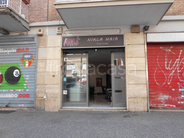 negozio in vendita a Roma in zona Cinecittà