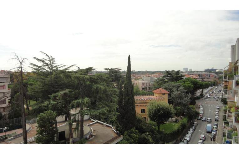 appartamento in vendita a Roma in zona Ardeatino