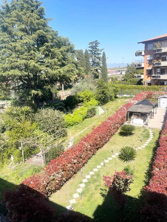 appartamento in vendita a Roma in zona Appio Claudio