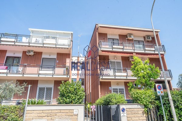 appartamento in vendita a Roma in zona Torre Gaia