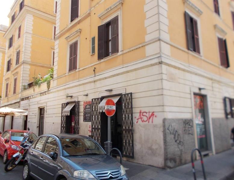 locale commerciale in vendita a Roma in zona Testaccio