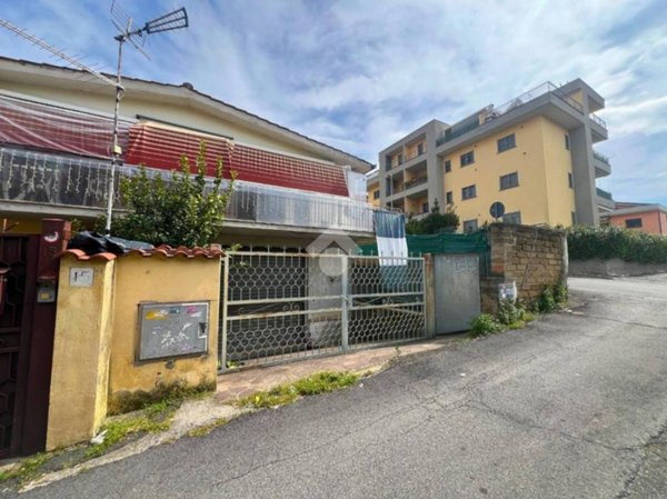 appartamento in vendita a Roma in zona Finocchio