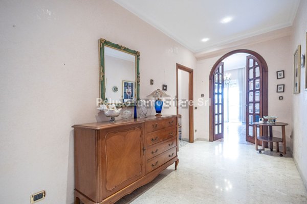 appartamento in vendita a Roma in zona Ostiense