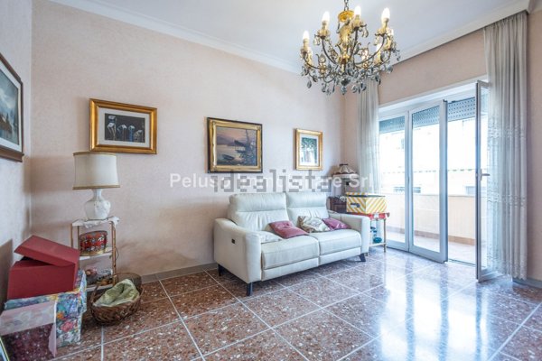 appartamento in vendita a Roma in zona Ostiense