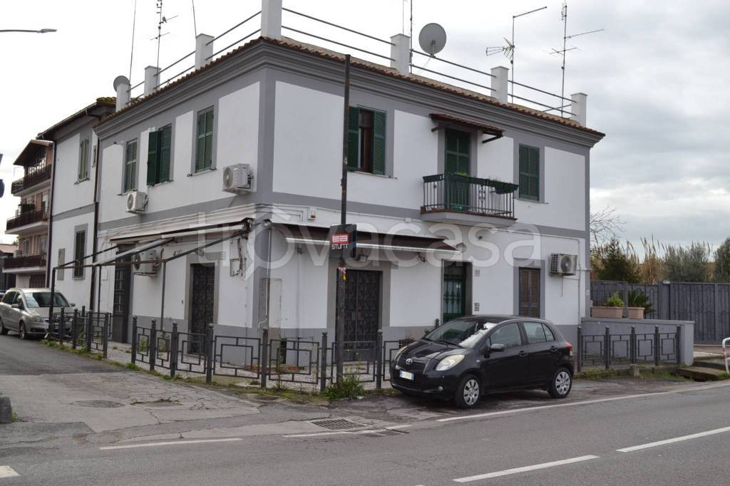 negozio in vendita a Roma in zona Appio Claudio