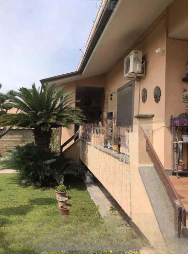 casa indipendente in vendita a Roma in zona Infernetto
