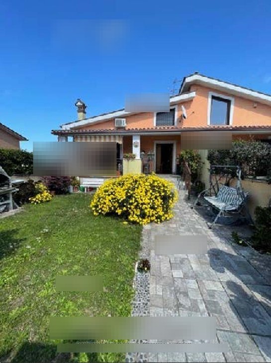 appartamento in vendita a Roma in zona Lunghezza