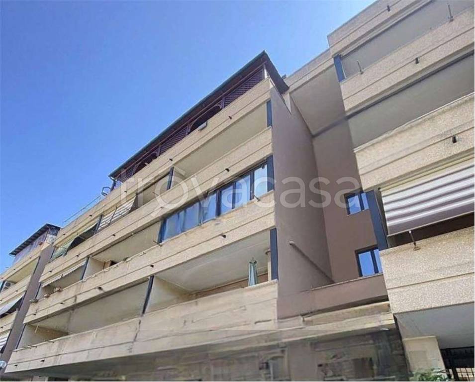 appartamento in vendita a Roma in zona Ponte di Nona