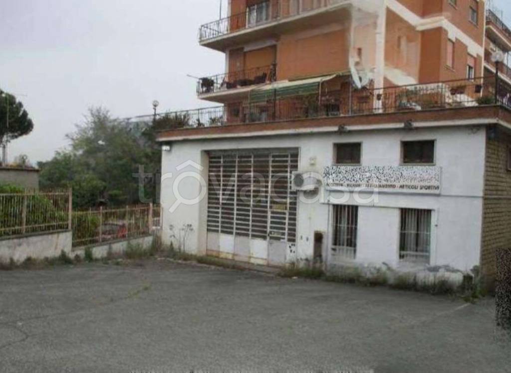 appartamento in vendita a Roma in zona Casal Morena