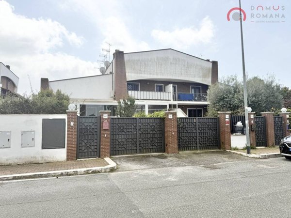 casa indipendente in vendita a Roma in zona Infernetto