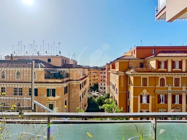 appartamento in vendita a Roma in zona Gianicolense