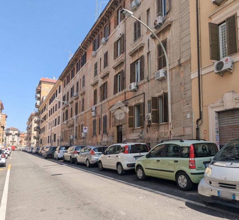 appartamento in vendita a Roma in zona Tuscolano