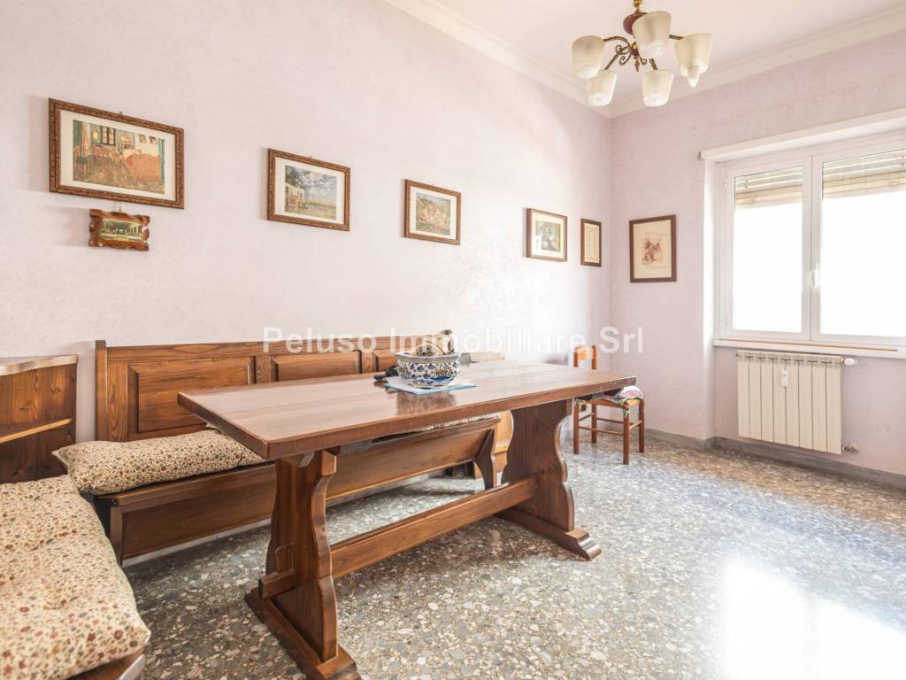 appartamento in vendita a Roma in zona Ostiense