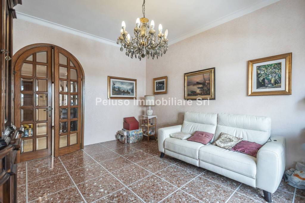 appartamento in vendita a Roma in zona Ostiense