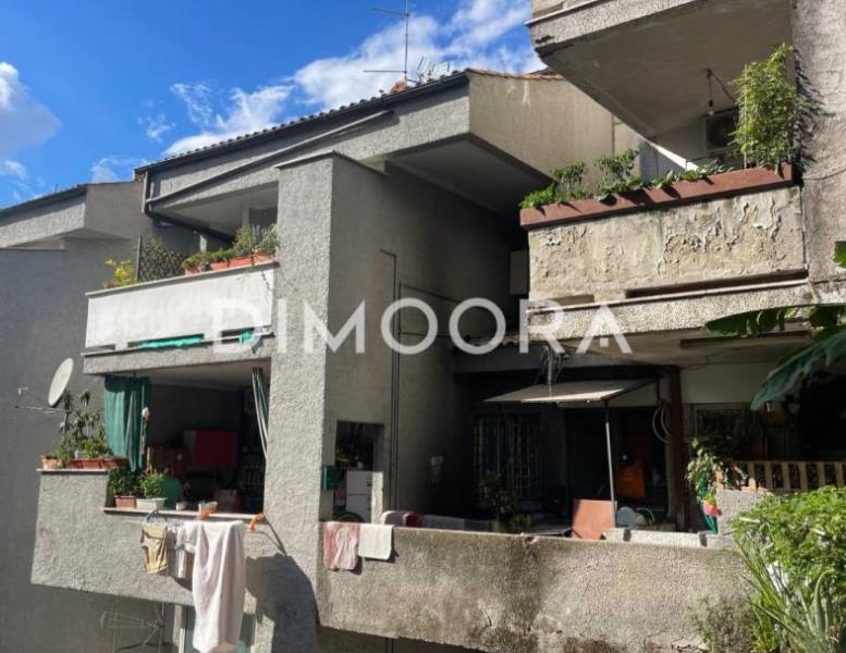 appartamento in vendita a Roma in zona Tomba di Nerone
