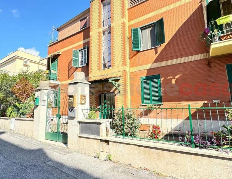 appartamento in vendita a Roma in zona Corviale